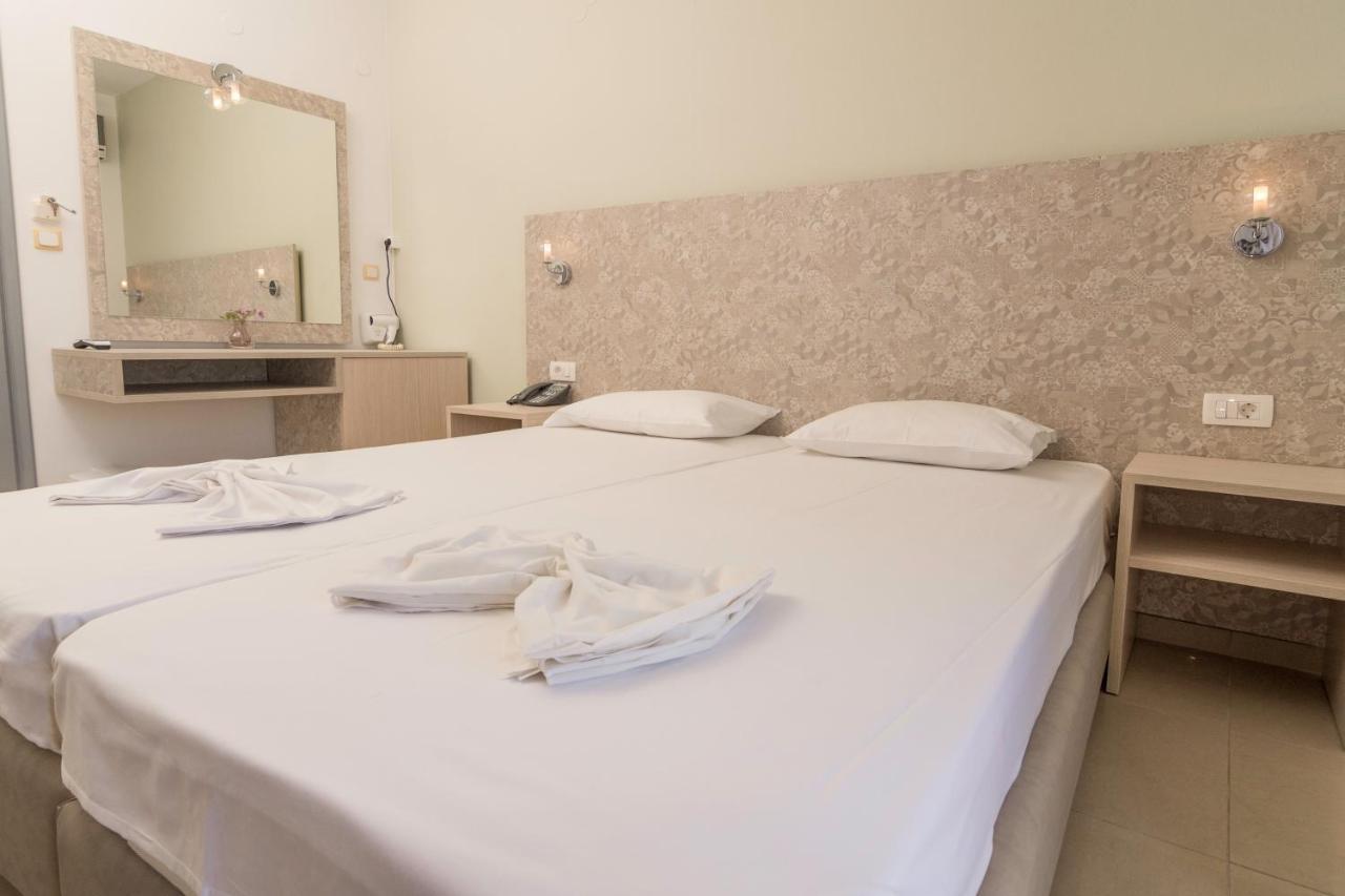 Megim Hotel Palaiochora Eksteriør billede