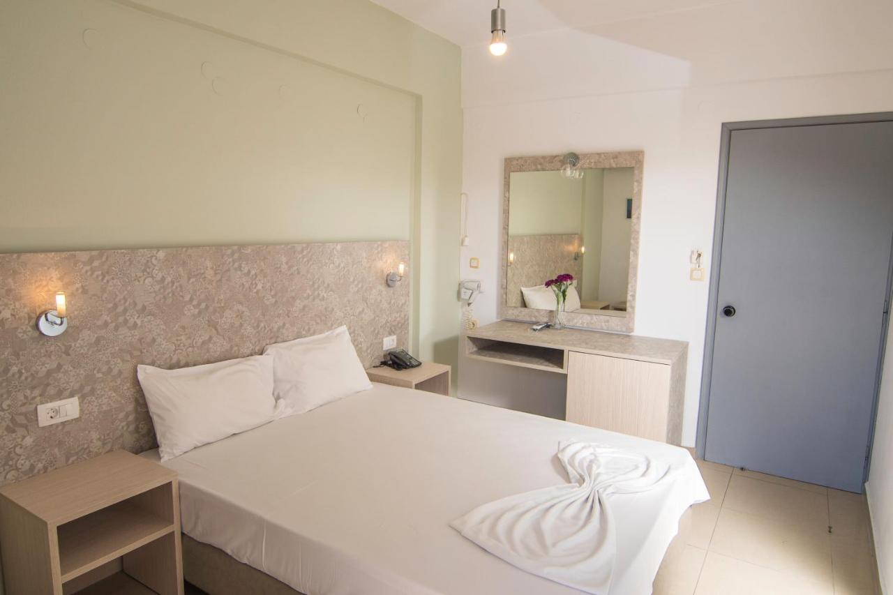 Megim Hotel Palaiochora Eksteriør billede